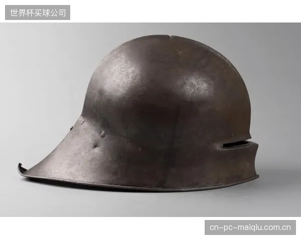 对于俱乐部而言，头盔微裂纹探伤被视为纯粹的成本支出，其保护球员长期资产的巨大回报价值被严重低估